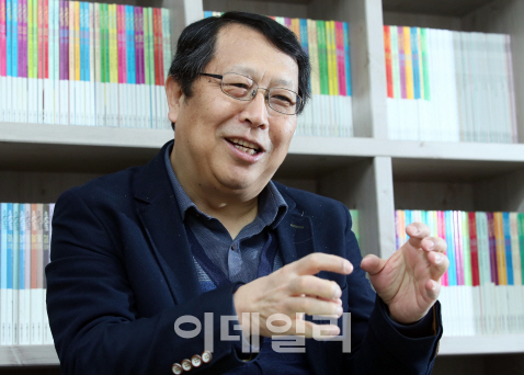 ‘책의 시대 온다’ 18년 맞은 출판전문지 ‘기획회의’ 한기호 발행인